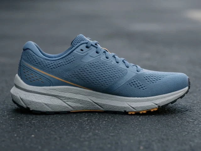 Semelle de chaussure de running vue de profil montrant le drop entre talon et avant-pied